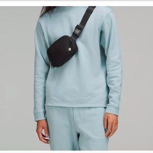 Lululemon everywhere beltbag 1L